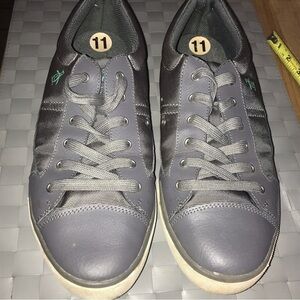 Penguin Sneakers Casual Shoe Gray Men’s Size 11